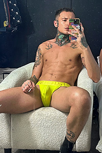 Blaine-Bell Gay Male Escort Photo 2