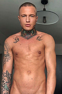 Blaine-Bell Gay Male Escort Photo 3