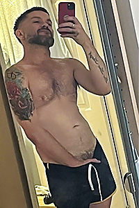 JW-North Bisexual Male Escort Photo 1