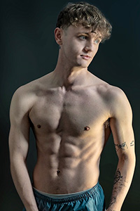 Oliver-Wesley Gay Male Escort Photo 3