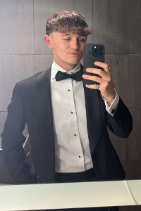 Oliver-Wesley Gay Male Escort Photo 5