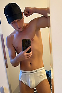 Tyler-Ley Gay Male Escort Photo 2